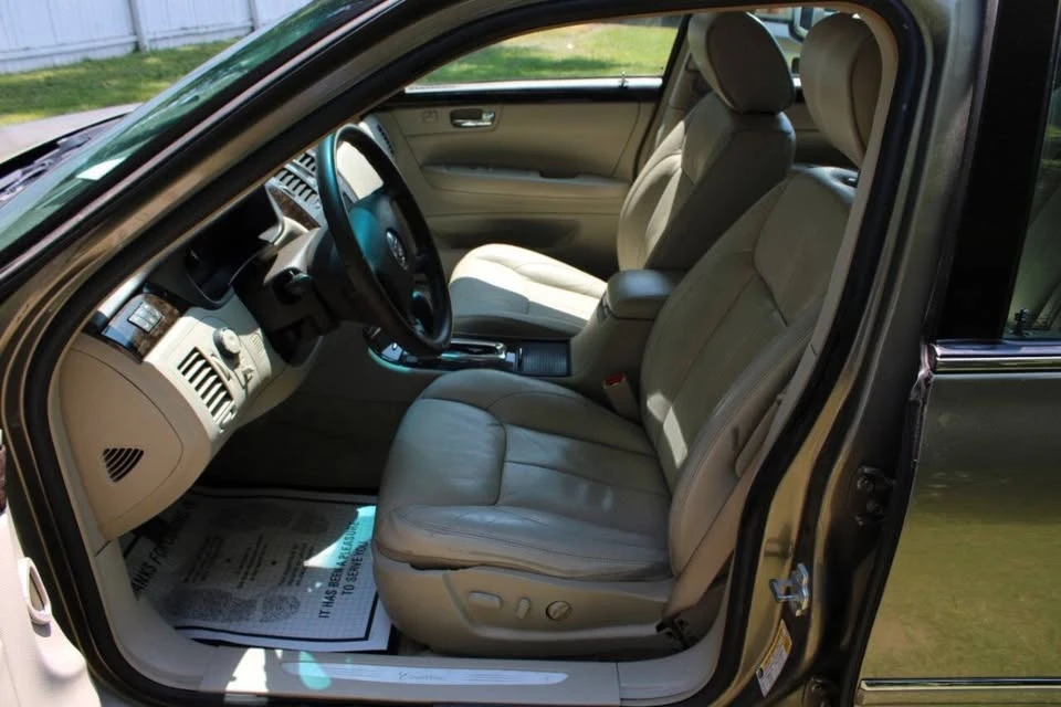 2011 Cadillac DTS - Image 15 of 20