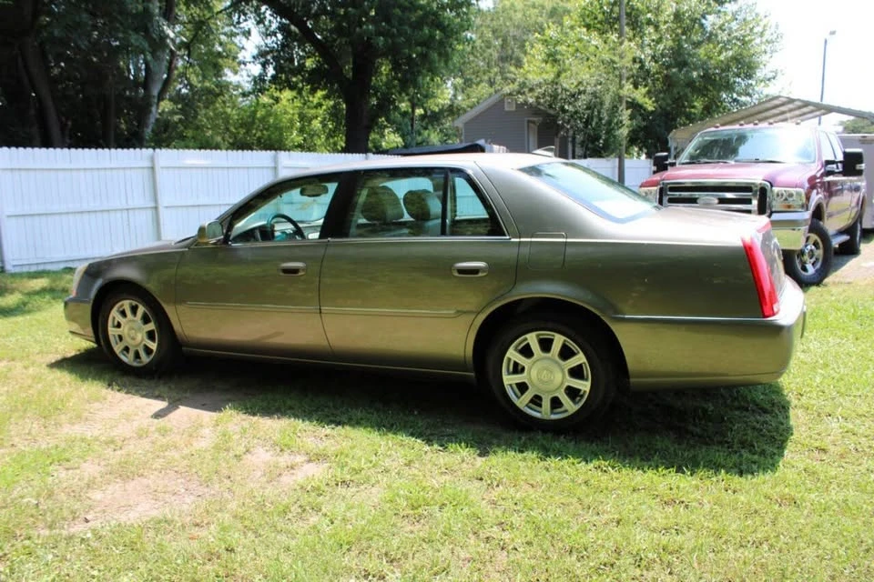 2011 Cadillac DTS - Image 12 of 20