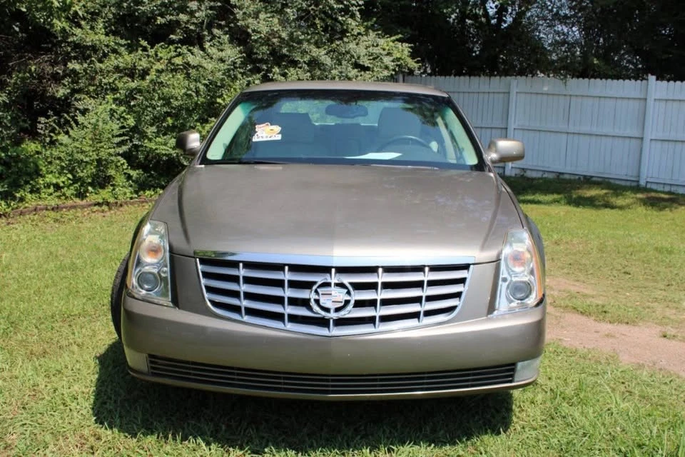 2011 Cadillac DTS - Image 2 of 20
