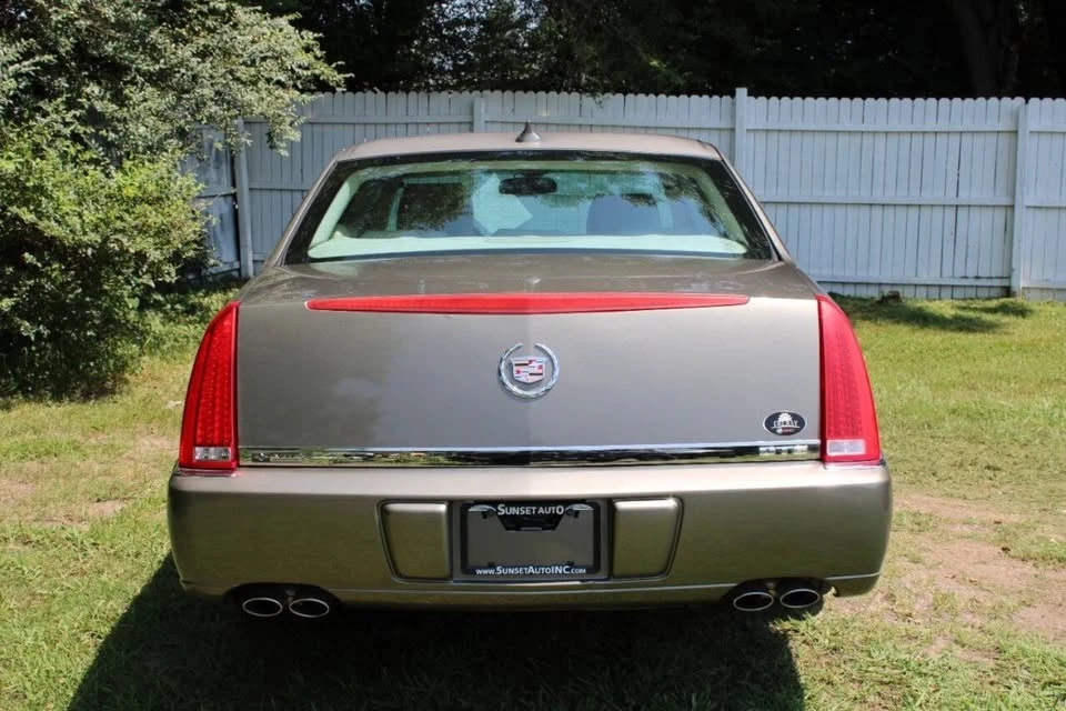 2011 Cadillac DTS - Image 8 of 20