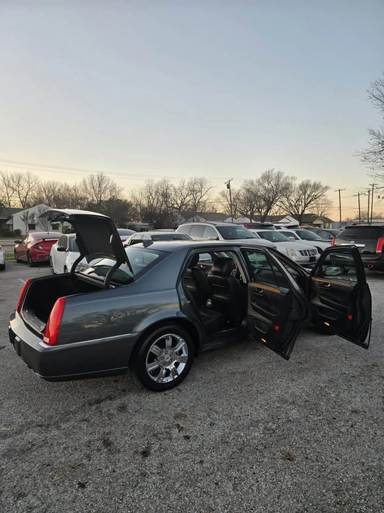 2011 Cadillac DTS - Image 17 of 20