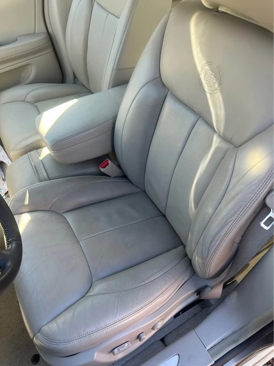 2011 Cadillac DTS - Image 6 of 14