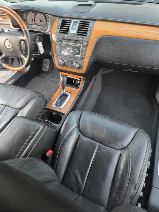 2011 Cadillac DTS - Image 9 of 20