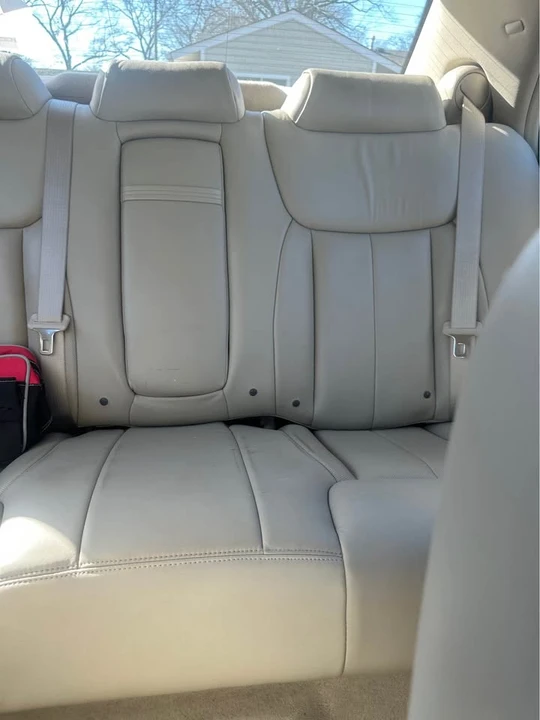 2011 Cadillac DTS - Image 9 of 14