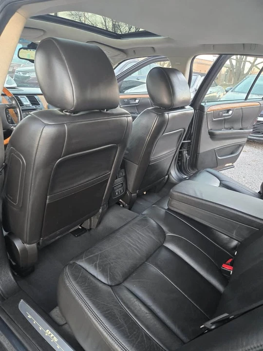 2011 Cadillac DTS - Image 10 of 20