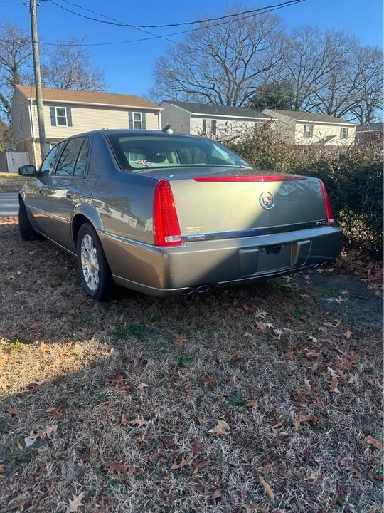 2011 Cadillac DTS - Image 2 of 14