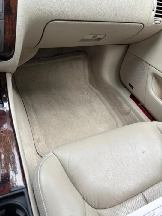2011 Cadillac DTS - Image 6 of 8