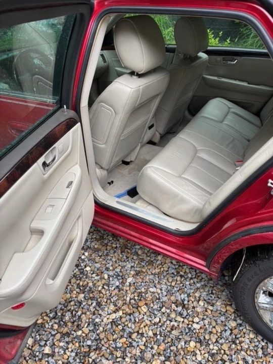 2011 Cadillac DTS - Image 8 of 8