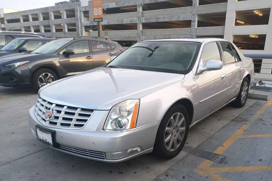 2011 Cadillac DTS - Image 3 of 14