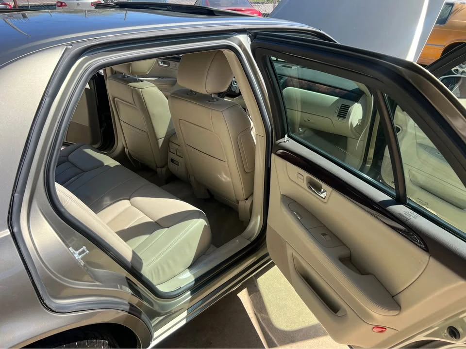 2011 Cadillac DTS - Image 8 of 14