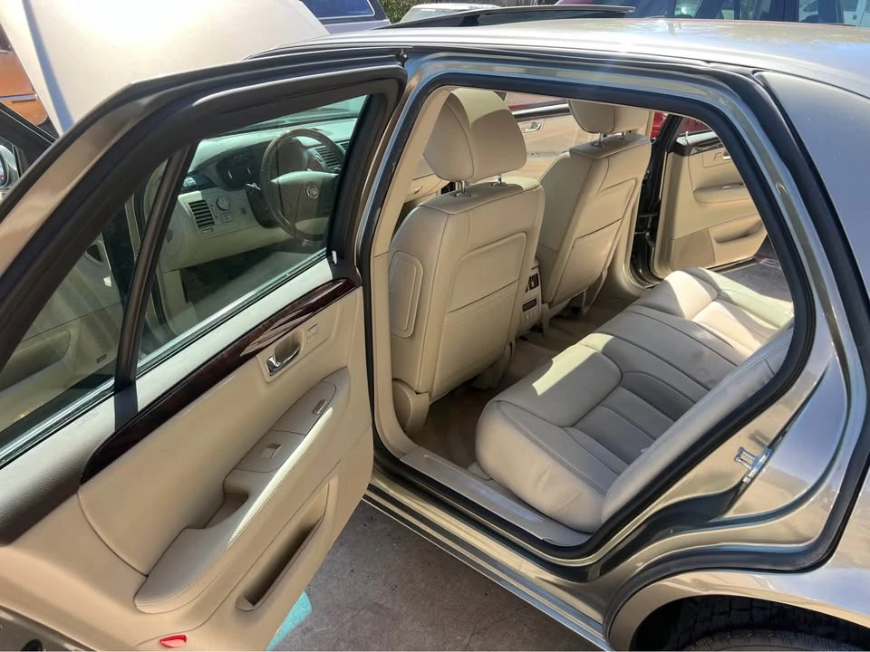 2011 Cadillac DTS - Image 4 of 14