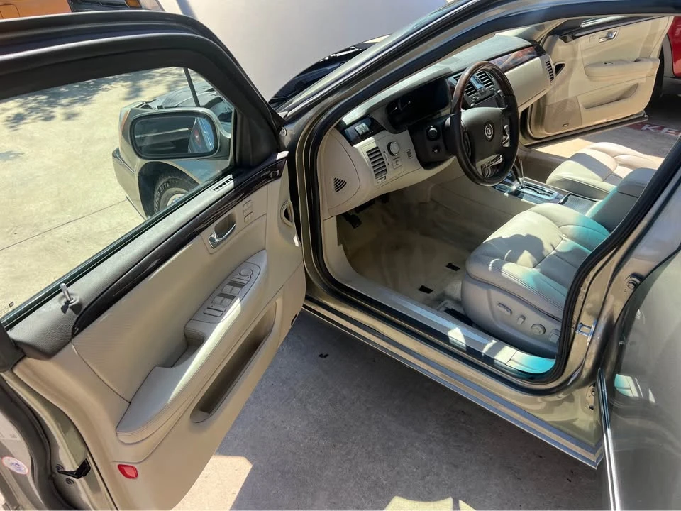 2011 Cadillac DTS - Image 2 of 14