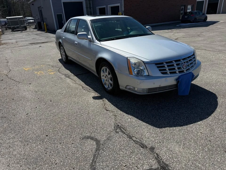2011 Cadillac DTS - Image 2 of 12