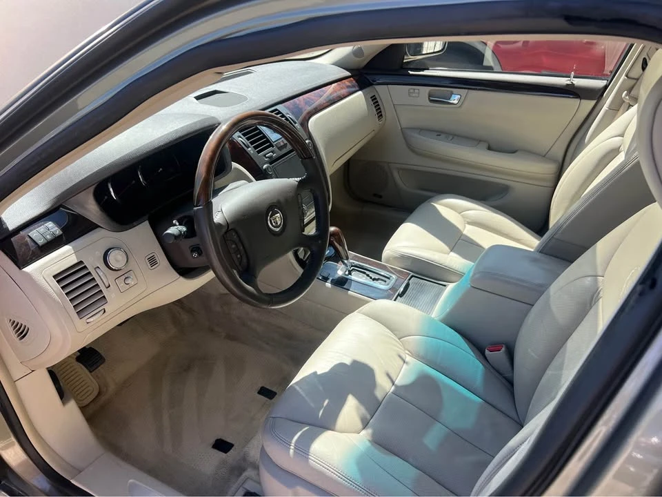 2011 Cadillac DTS - Image 13 of 14
