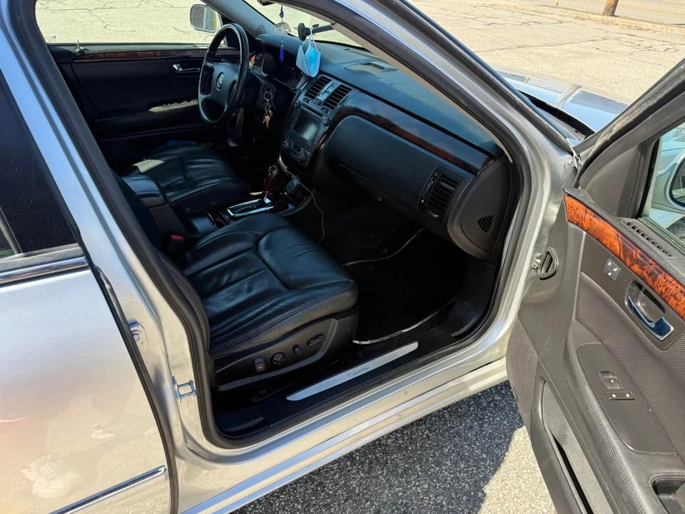2011 Cadillac DTS - Image 10 of 12