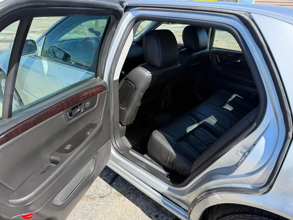 2011 Cadillac DTS - Image 8 of 12