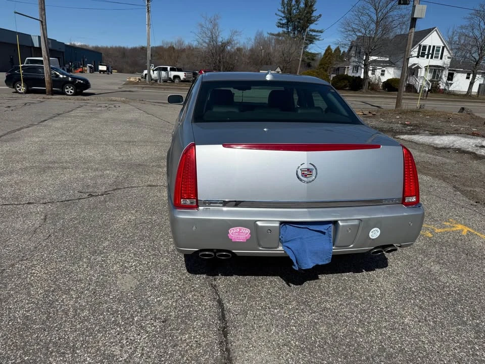 2011 Cadillac DTS - Image 6 of 12