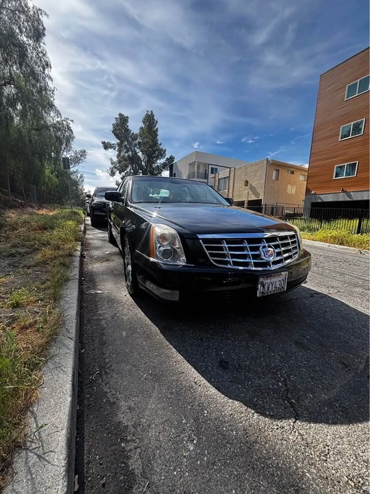 2011 Cadillac DTS - Image 2 of 14