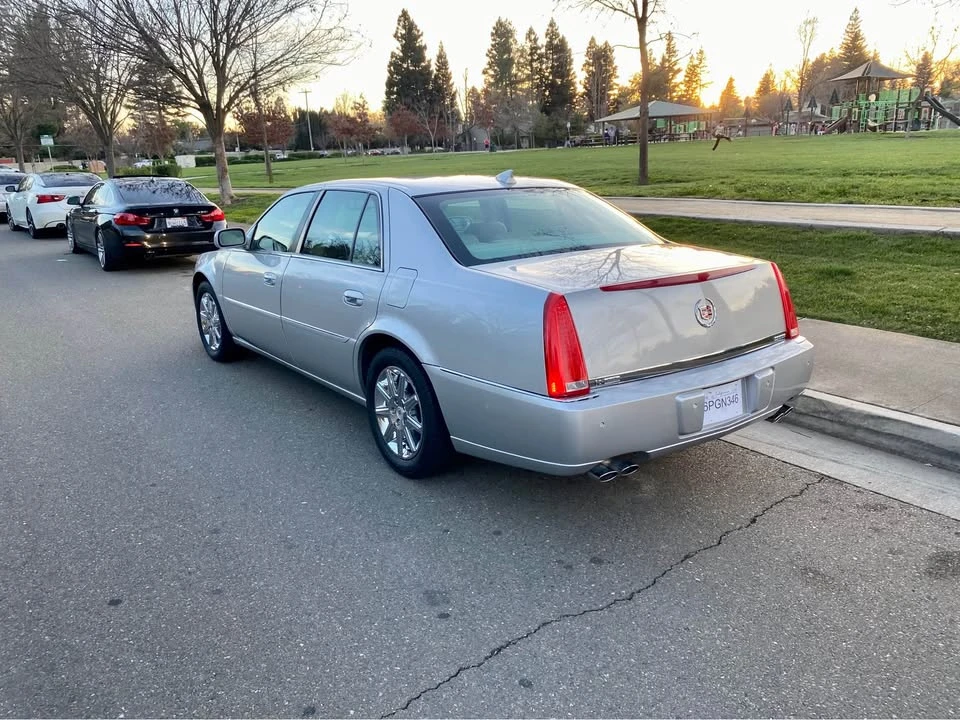 2011 Cadillac DTS - Image 5 of 19