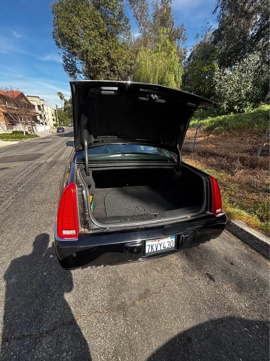 2011 Cadillac DTS - Image 8 of 14