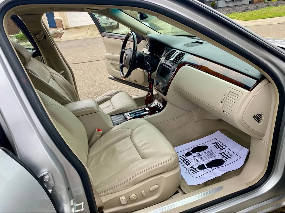 2011 Cadillac DTS - Image 11 of 19