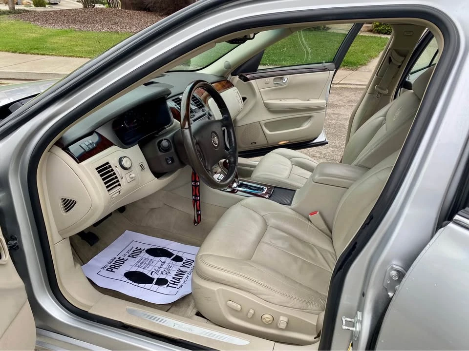 2011 Cadillac DTS - Image 13 of 19