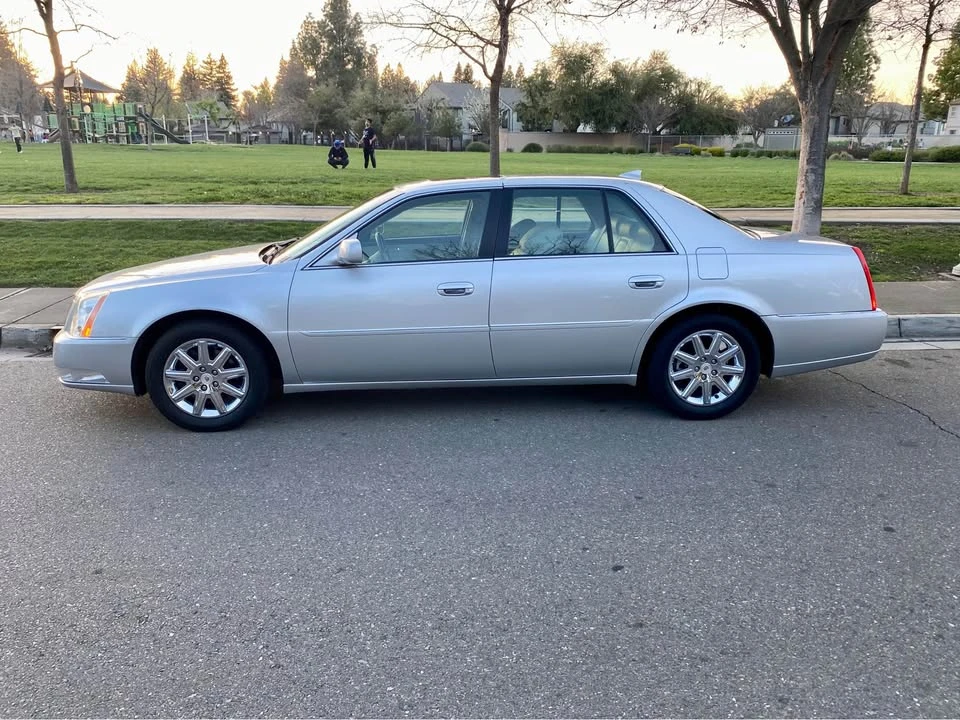 2011 Cadillac DTS - Image 4 of 19