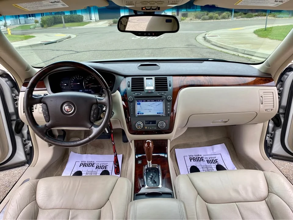 2011 Cadillac DTS - Image 12 of 19
