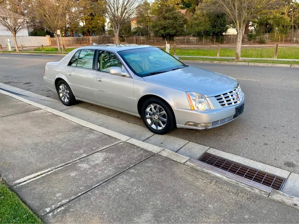 2011 Cadillac DTS - Image 3 of 19