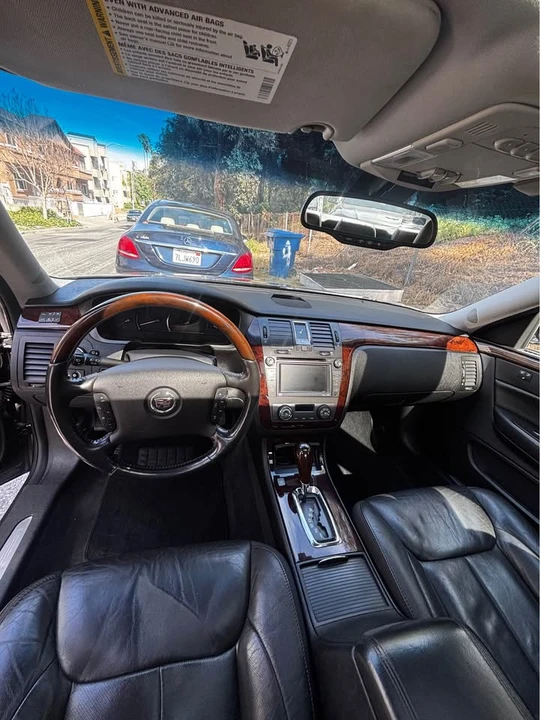 2011 Cadillac DTS - Image 11 of 14