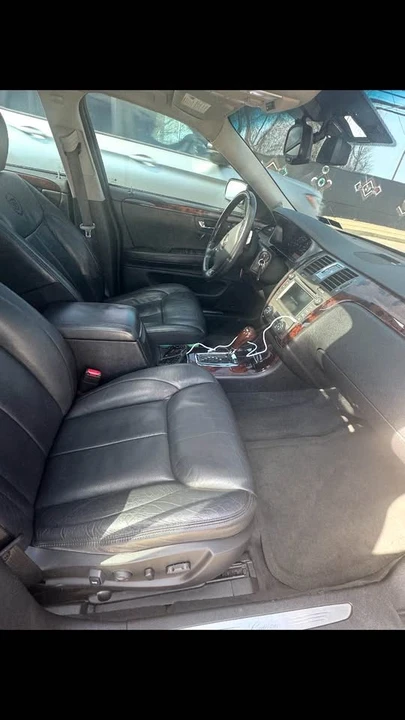 2011 Cadillac DTS - Image 3 of 4