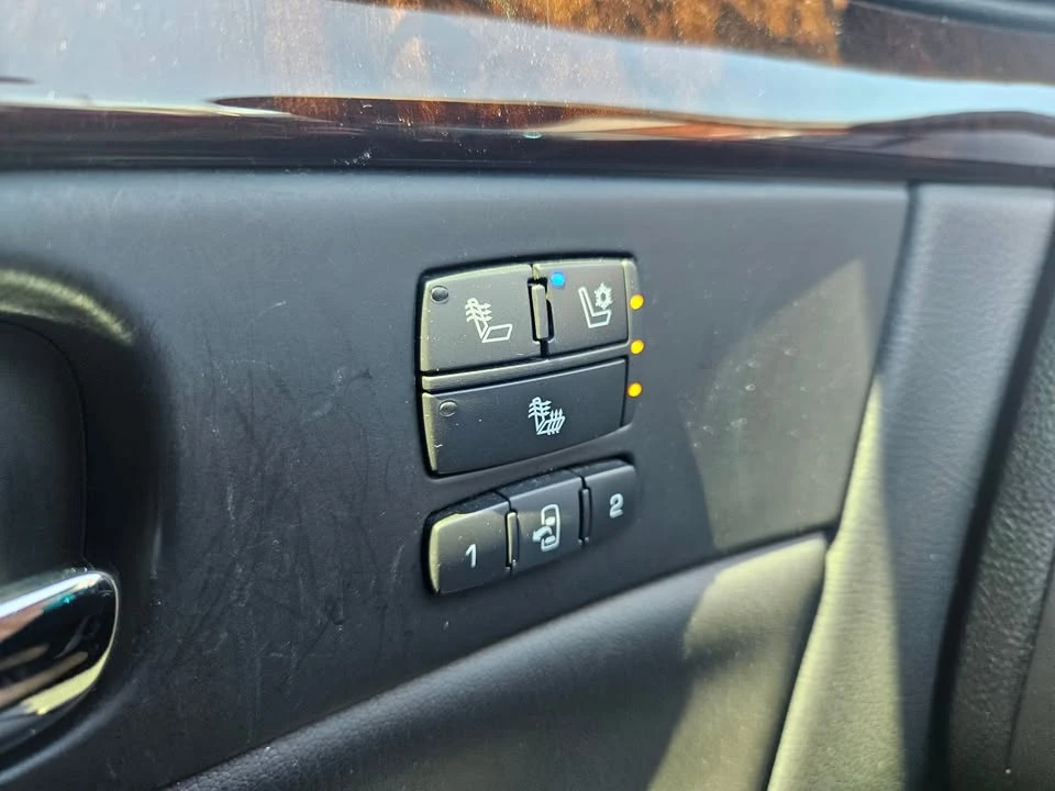 2011 Cadillac DTS - Image 16 of 20