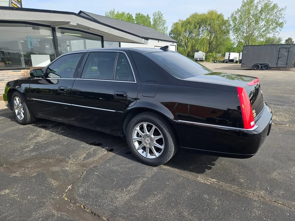 2011 Cadillac DTS - Image 9 of 20