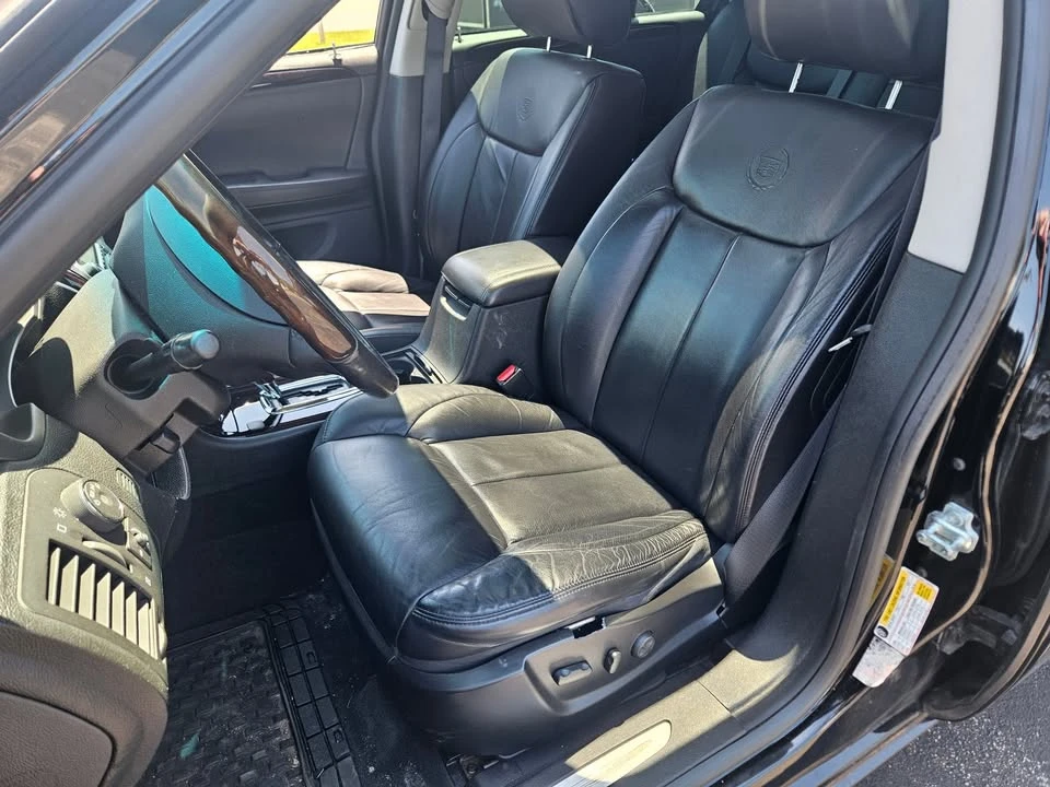 2011 Cadillac DTS - Image 11 of 20