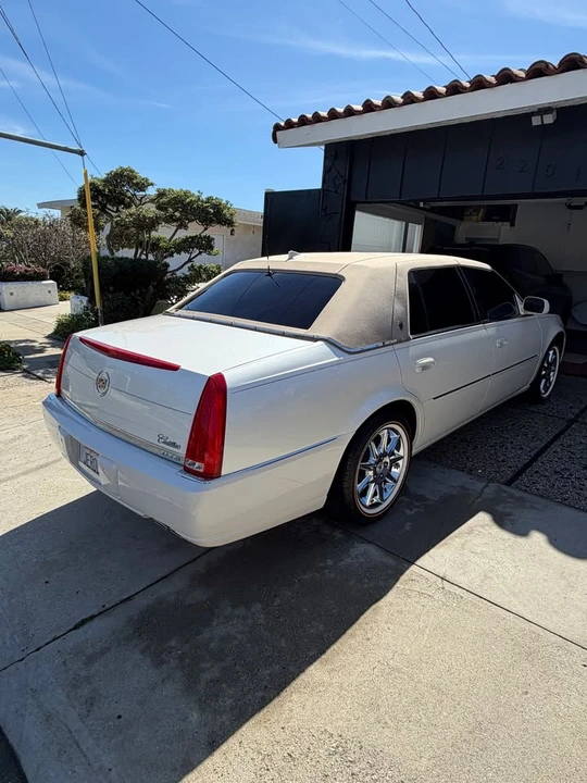2011 Cadillac DTS - Image 12 of 19