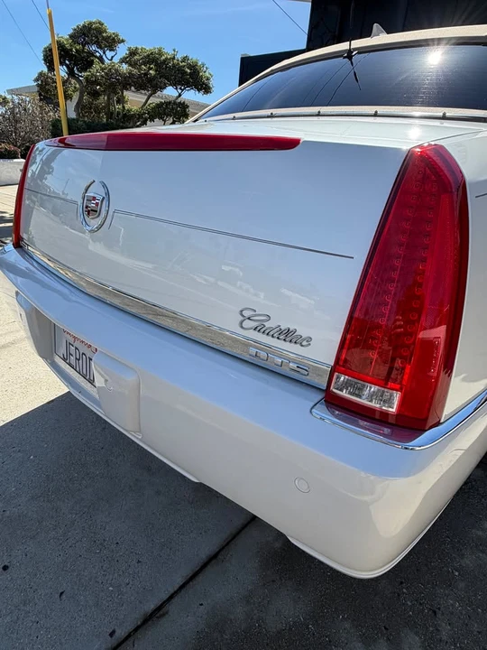 2011 Cadillac DTS - Image 5 of 19
