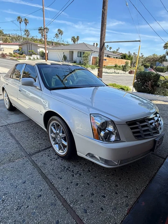 2011 Cadillac DTS - Image 2 of 19