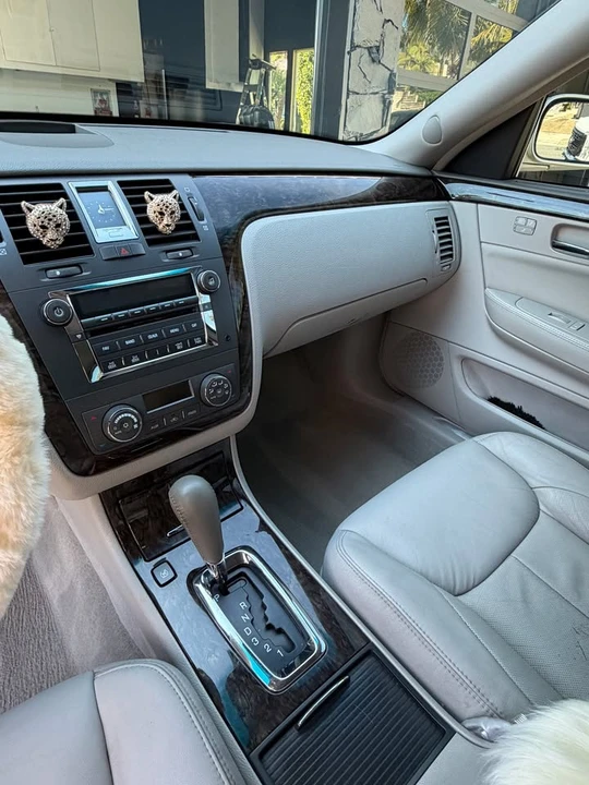2011 Cadillac DTS - Image 16 of 19