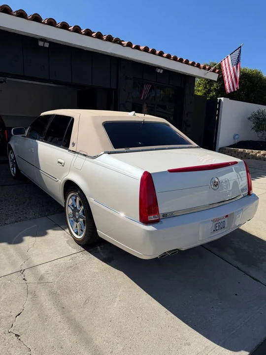 2011 Cadillac DTS - Image 13 of 19