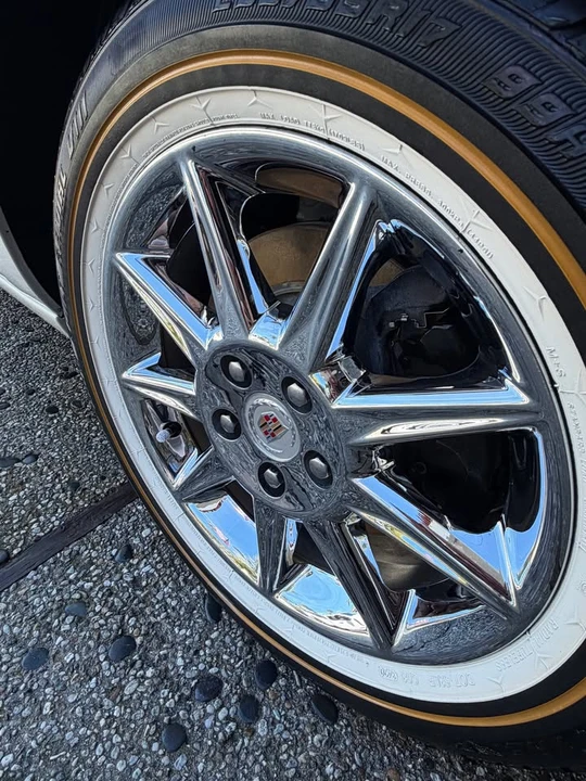 2011 Cadillac DTS - Image 9 of 19