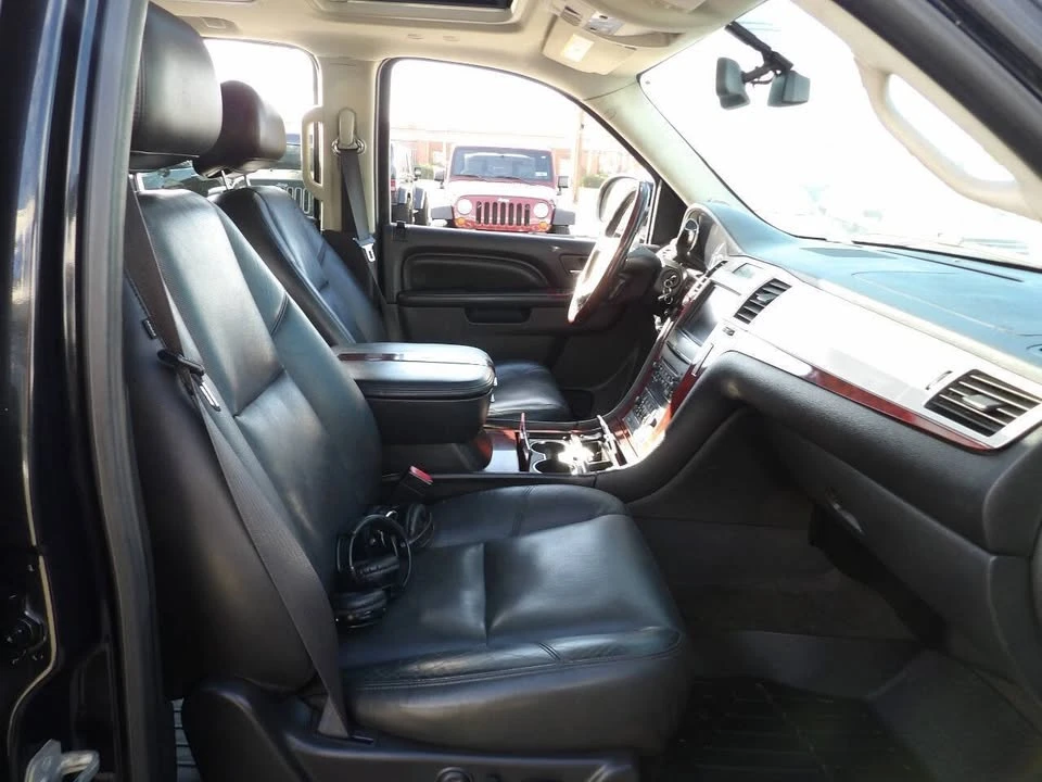 2011 Cadillac Escalade & EXT 3rd Gen - Image 17 of 19