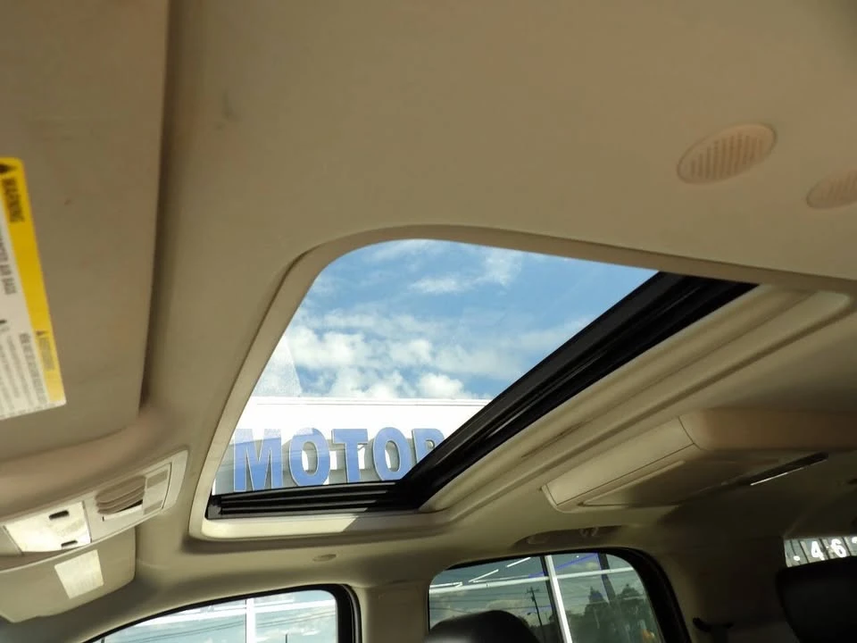 2011 Cadillac Escalade & EXT 3rd Gen - Image 15 of 19