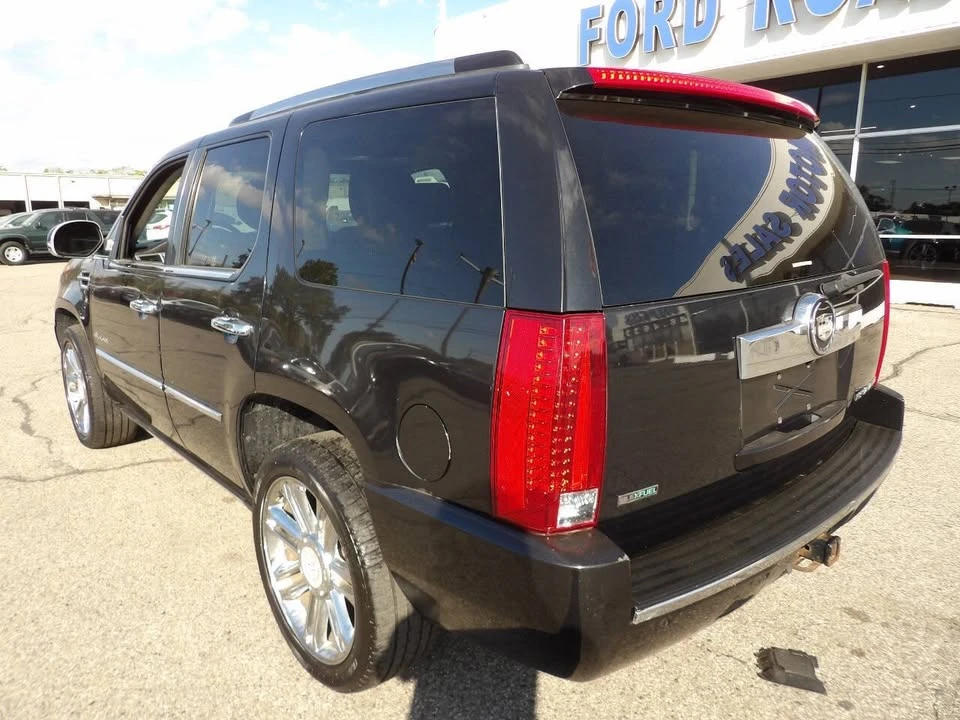 2011 Cadillac Escalade & EXT 3rd Gen - Image 8 of 19