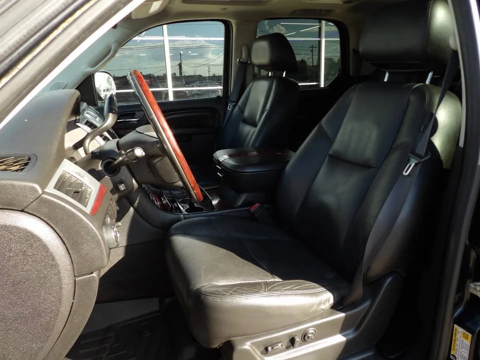 2011 Cadillac Escalade & EXT 3rd Gen - Image 9 of 19