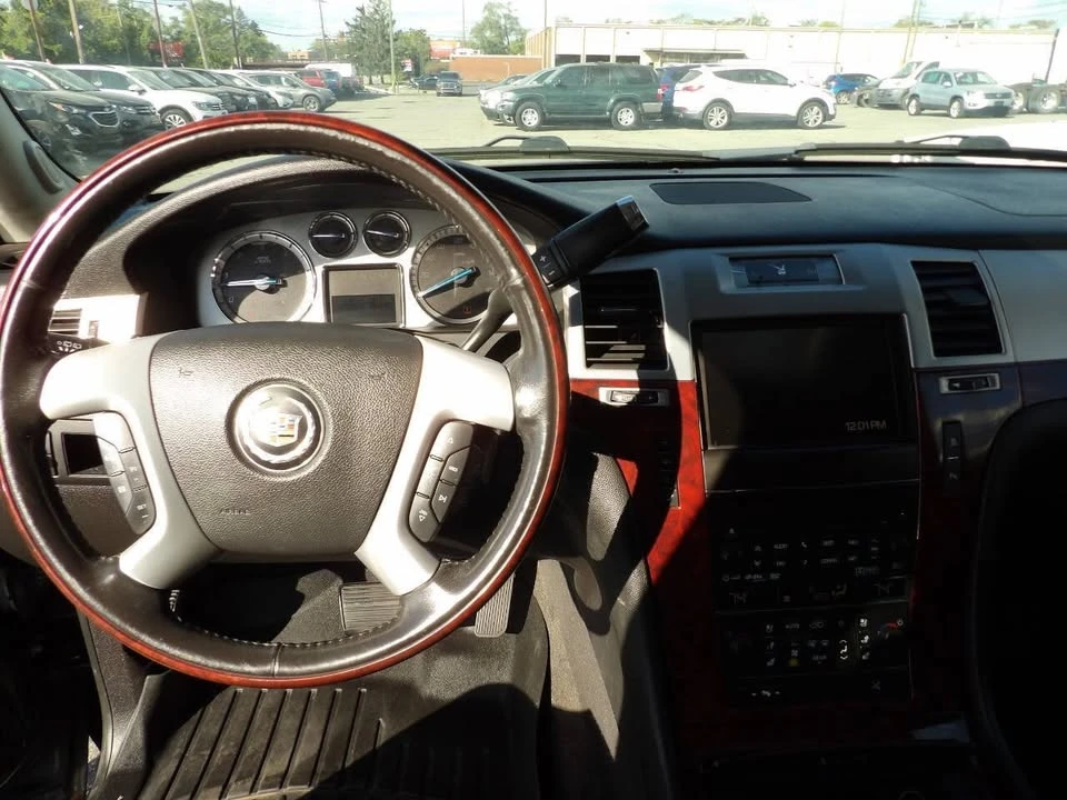 2011 Cadillac Escalade & EXT 3rd Gen - Image 12 of 19