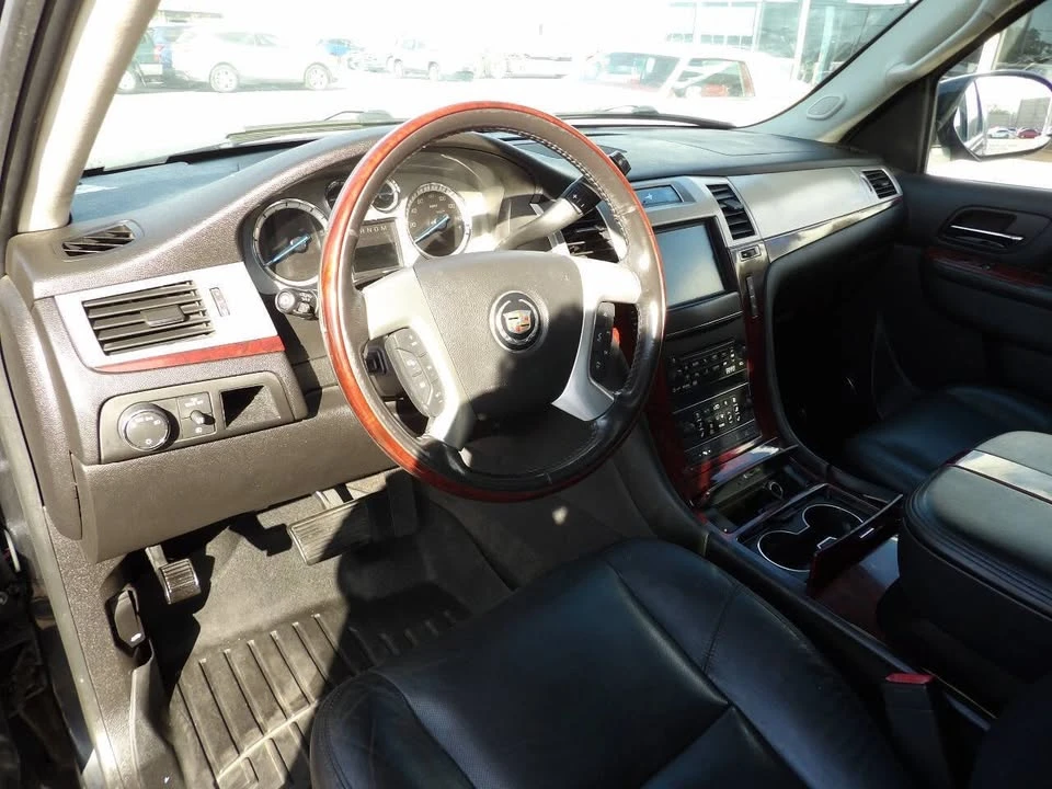 2011 Cadillac Escalade & EXT 3rd Gen - Image 11 of 19