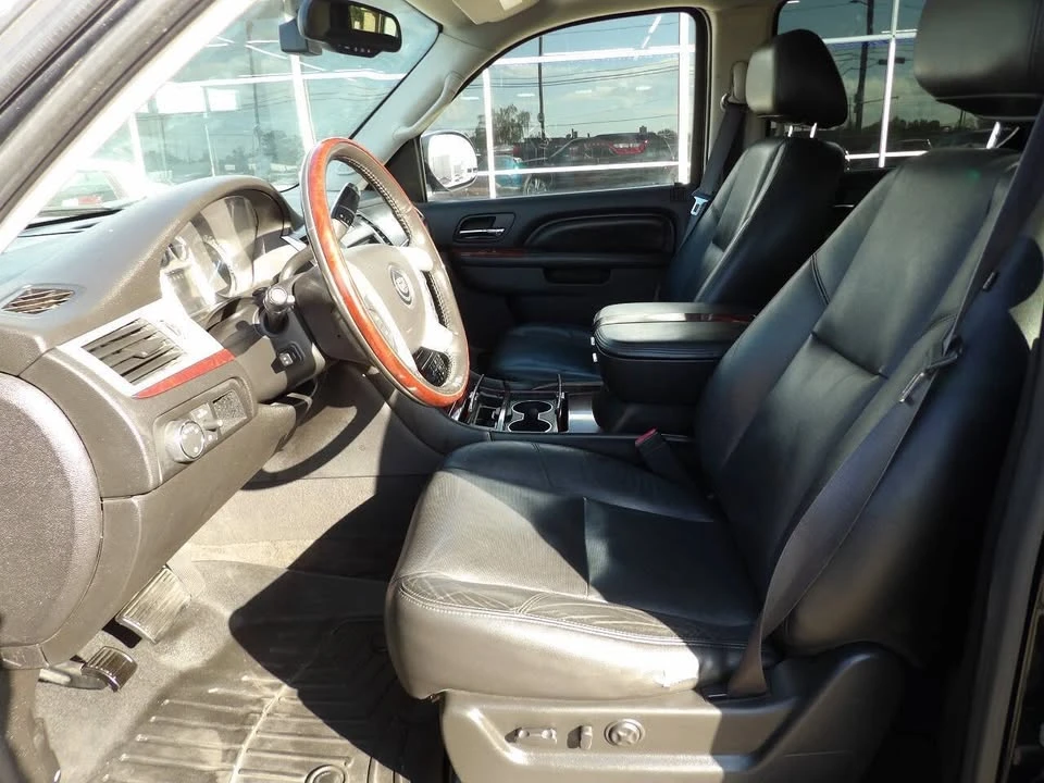 2011 Cadillac Escalade & EXT 3rd Gen - Image 10 of 19
