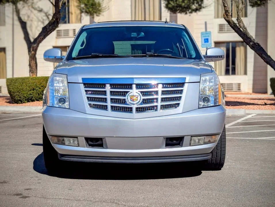 2011 Cadillac Escalade & EXT 3rd Gen - Image 6 of 11