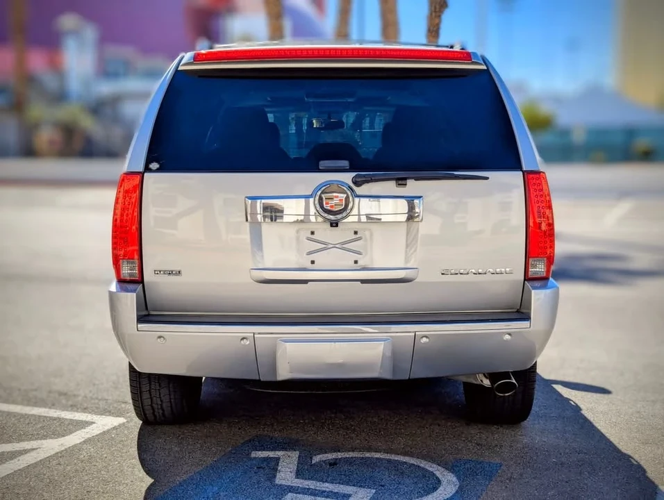 2011 Cadillac Escalade & EXT 3rd Gen - Image 7 of 11