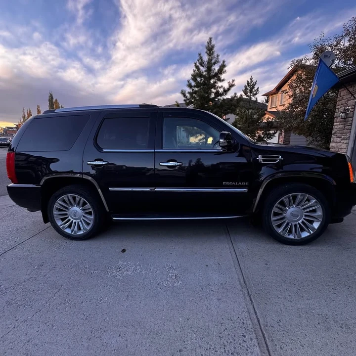 2011 Cadillac Escalade & EXT 3rd Gen - Image 2 of 6